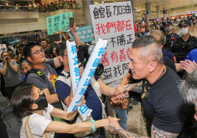 台湾网红馆长游览大陆随行记者发声 分享见闻感受